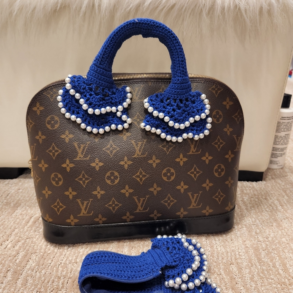 Handmade Crochet handbag handle cover!